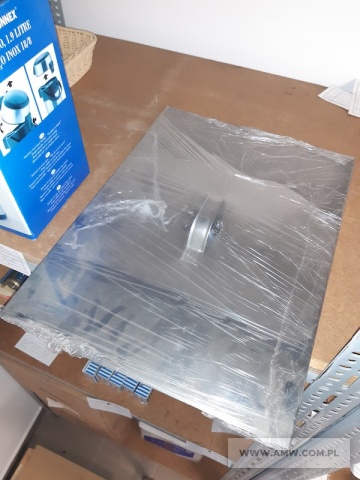 Wyposażenie i sprzęt kuchenny - pakiet zawierający 16 poz. asort. (wg oddzielnego wykazu), w tym m.in.: krajalnica pieczywa, schładzarka szokowa, pakowarka próżniowa itp. 